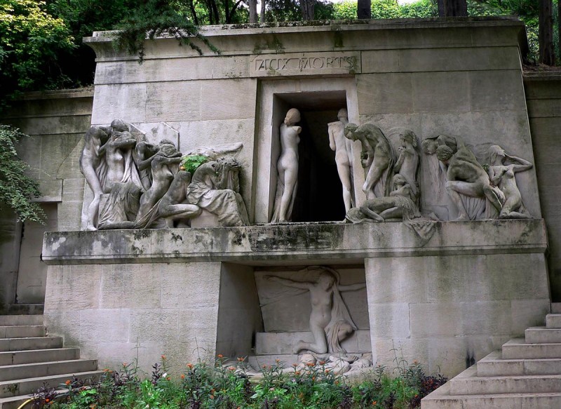 Памятник умершим
