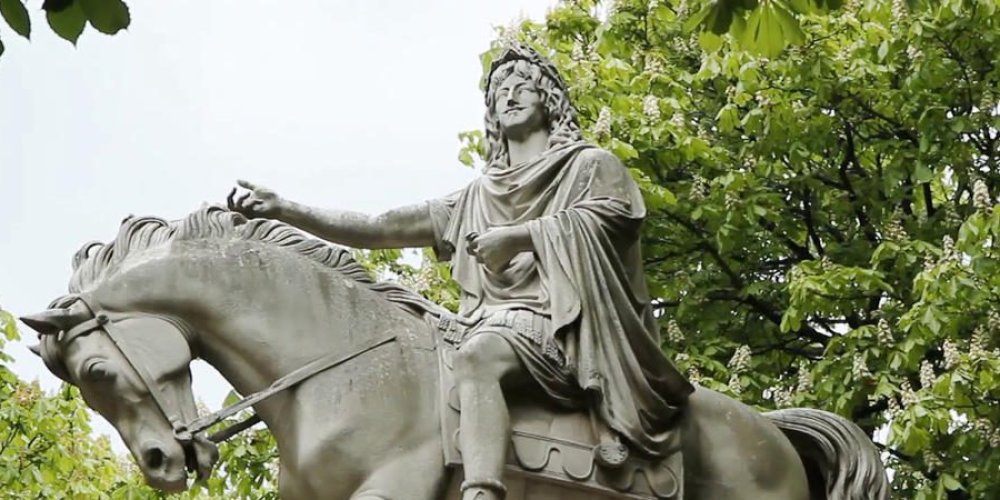 Статуя Луи XIII