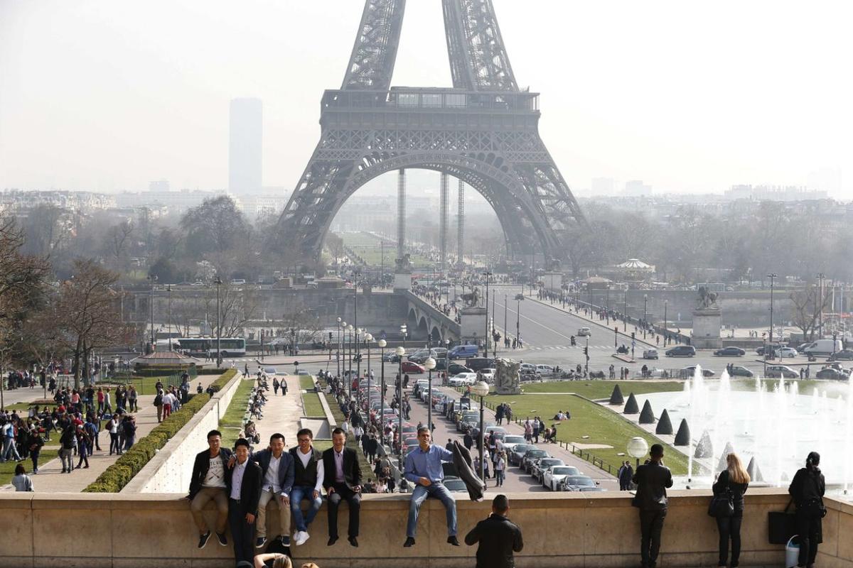 Погода в париже на 14 дней. Экология Парижа. Экология Франции. Климат Парижа. Март в Париже.