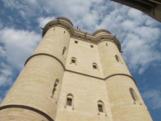 Венсенский замок - стена