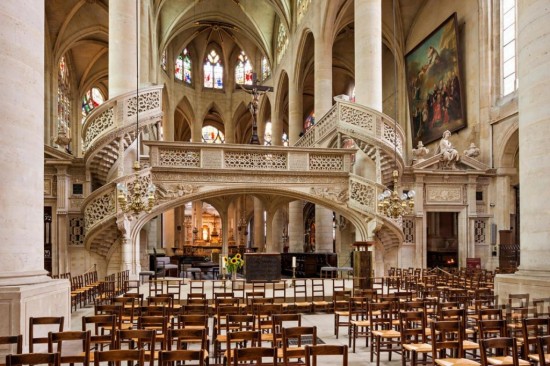 Церковь Сент-Этьен-дю-Мон - внутри